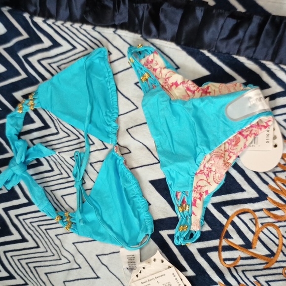Beach Bunny NWT Damascus Sea Lg Tri Top Lg Skimpy Bottom Both Reversable - Picture 8 of 12